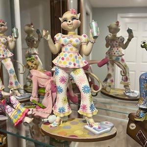 The Alley Cats Retired Collection by Margaret Le Van, Persia Bottoms Up DAMAGED